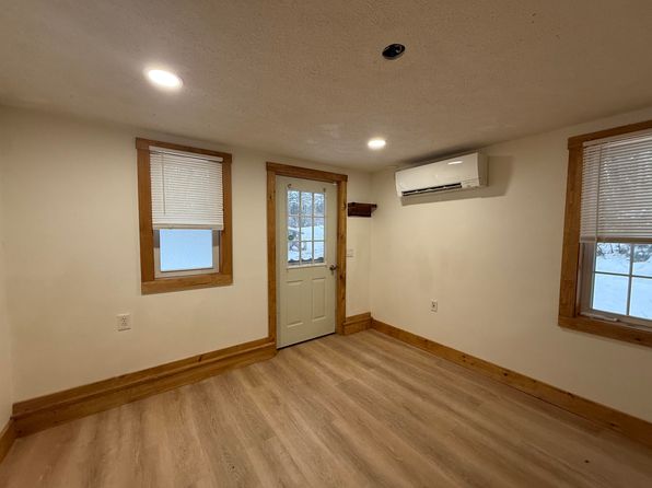 192 Dorrs Corner Rd #B