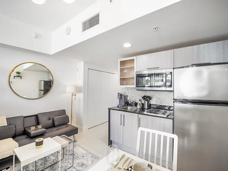 1750 N Bayshore Dr #1219 — Photo 5