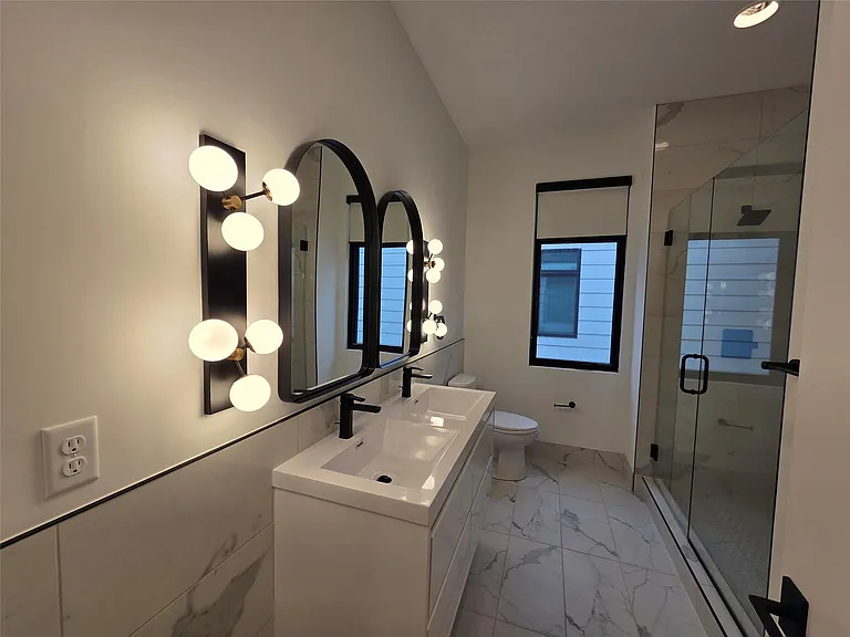 1640 Bagley St #13 — Photo 16