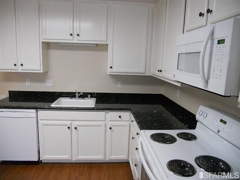 1st image of 550 S Van Ness Ave APT 102