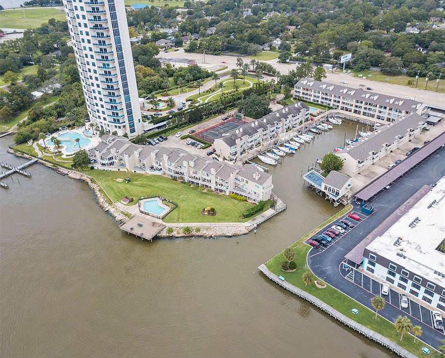 1st image of 19 Mariner Village Dr