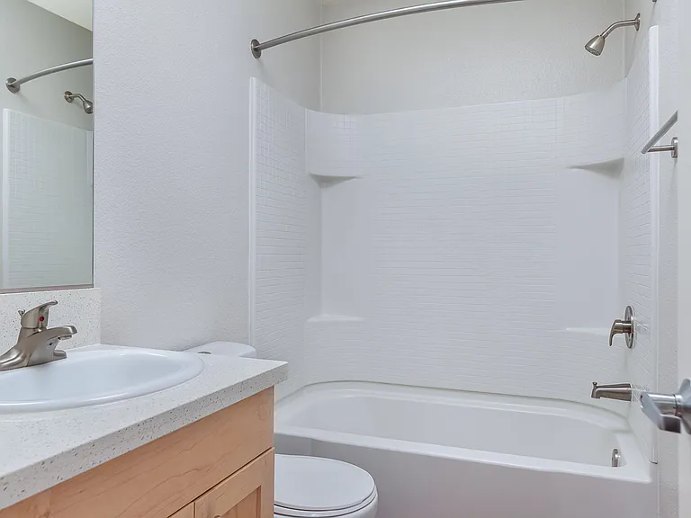 Beachwood Apartments — Photo 34