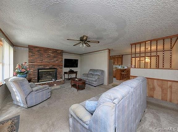 5th image of 1580 Gloster Ln