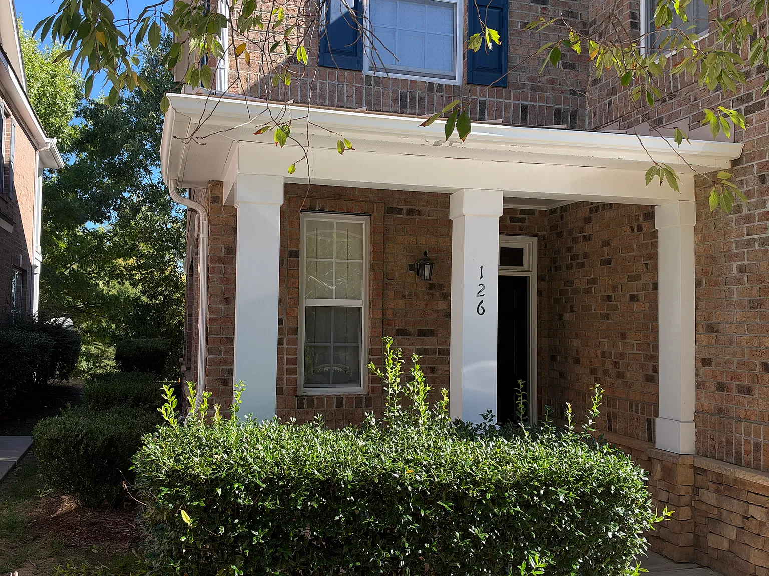 3 bed, 2.5 bath, 2000 sqft, $1,900 — Photo 3