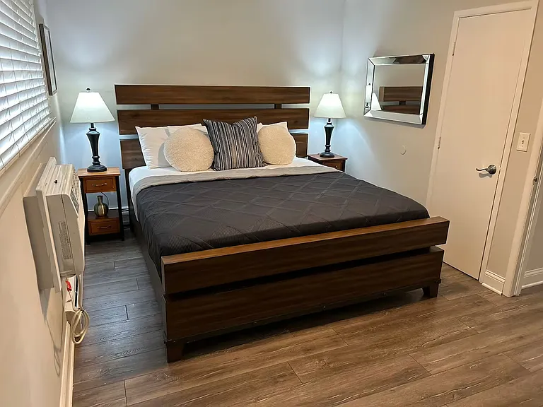 Royal Oak Place Apartments — Photo 14