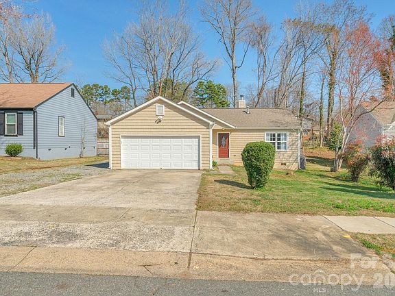 2nd image of 7015 Hunters Glen Dr