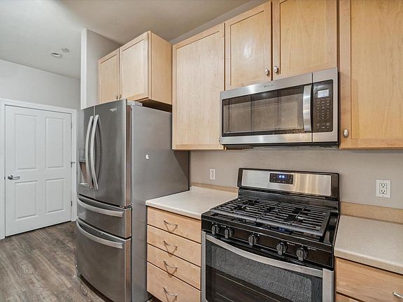 5th image of 1925 North Water STREET #100