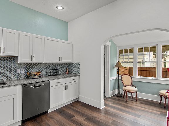 4th image of 719 S Summerlin Ave