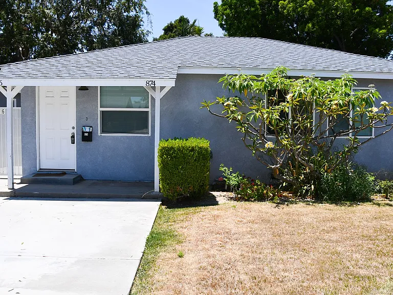 874 N Orange St — Photo 1