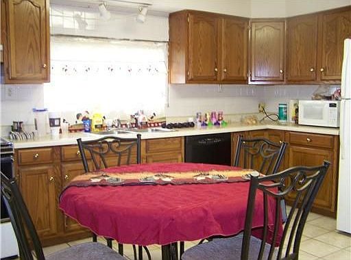 4th image of 701 Hesper Ave