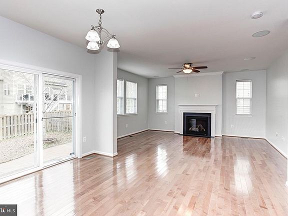 5th image of 17532 Mina Ln