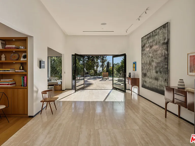 1120 El Retiro Way — Photo 6