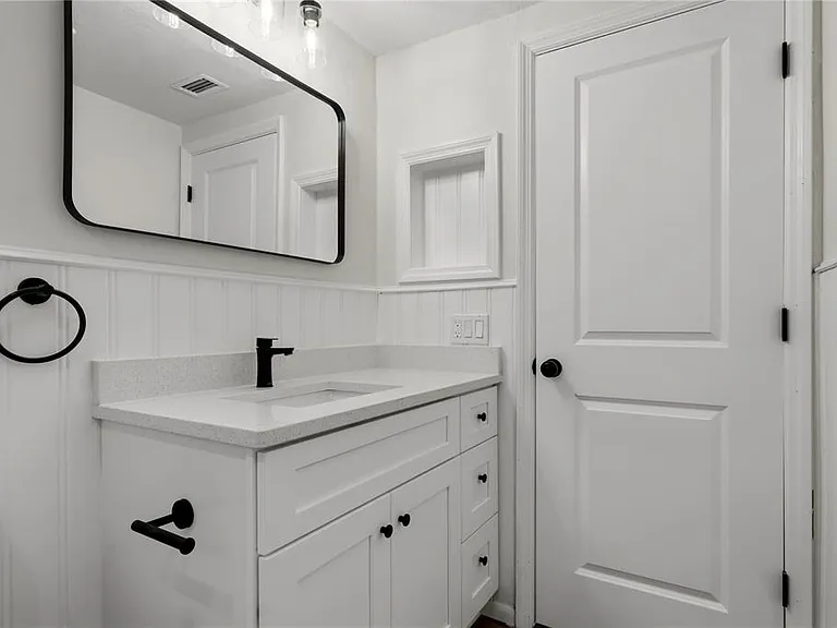 5165 Greenwood St — Photo 23