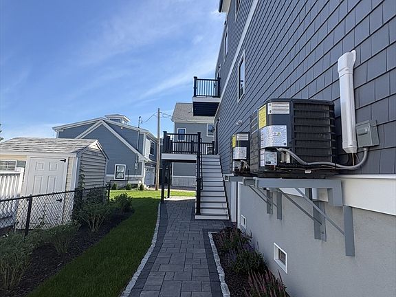 4th image of 84 Post Island Rd