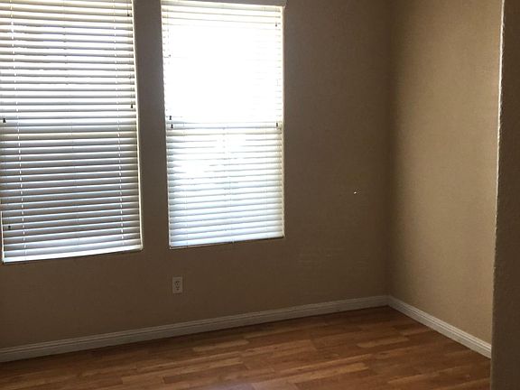 3rd image of 958 San Carlos Ave