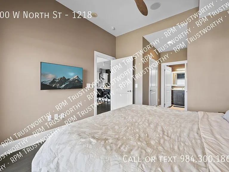 400 W North St #1218 — Photo 22