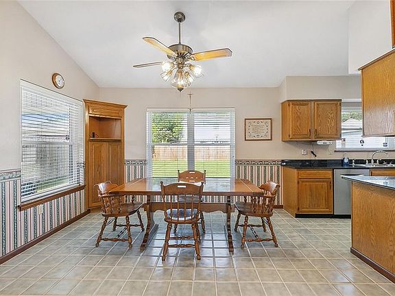 5th image of 4 Ashland Dr