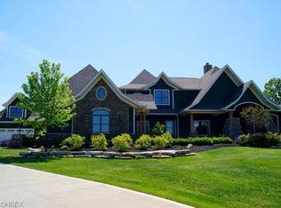 2016 Nottinghill Dr, Hinckley, OH 44233