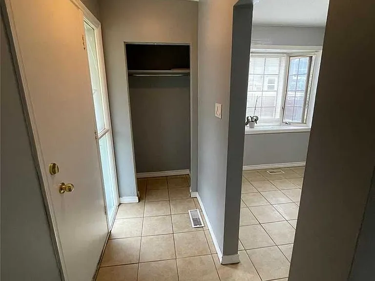 124 Septonne Ave #MAIN — Photo 6