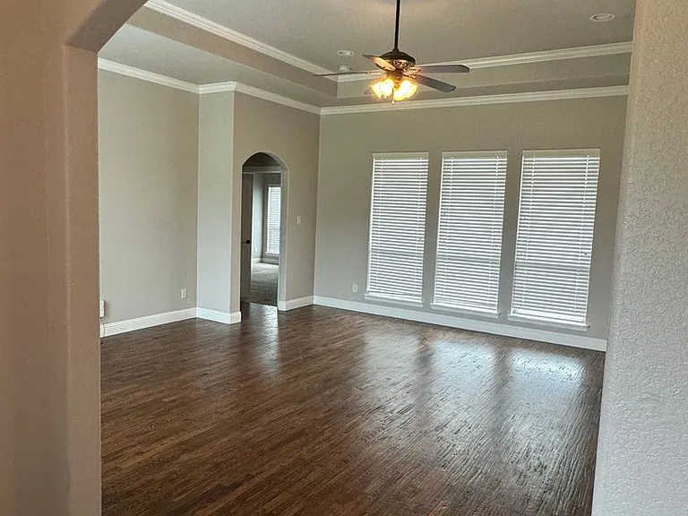 105 Sandstone Ln — Photo 3