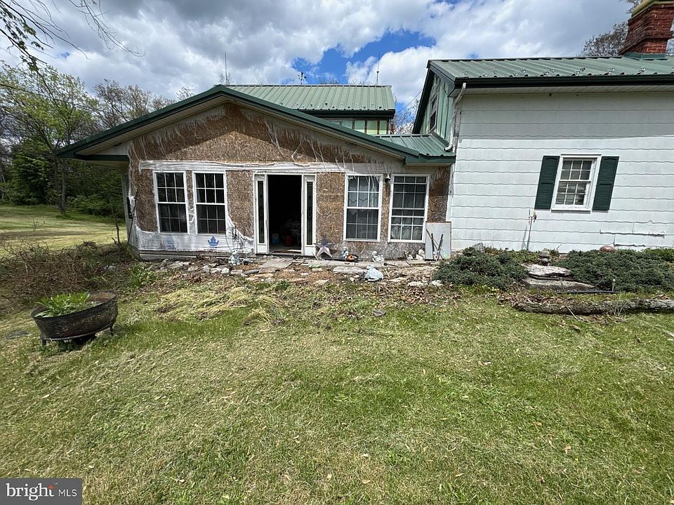 1st image of 885 Creek Rd
