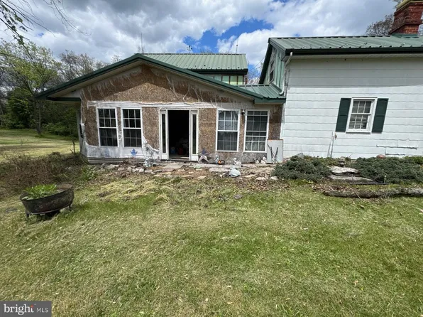 885 Creek Rd, Carlisle, PA 17015