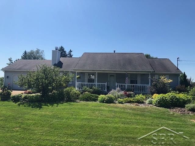 1st image of 10025 Lakewood Dr
