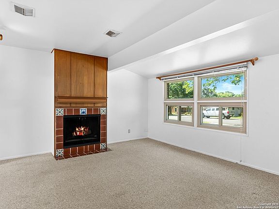 4th image of 2026 E Lawndale Drive