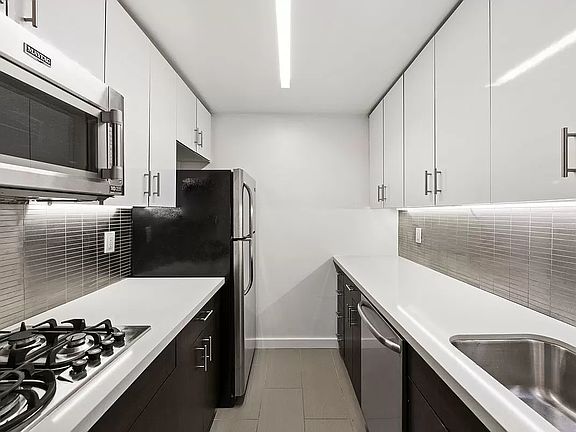 4th image of 184 Lexington Ave APT 5B