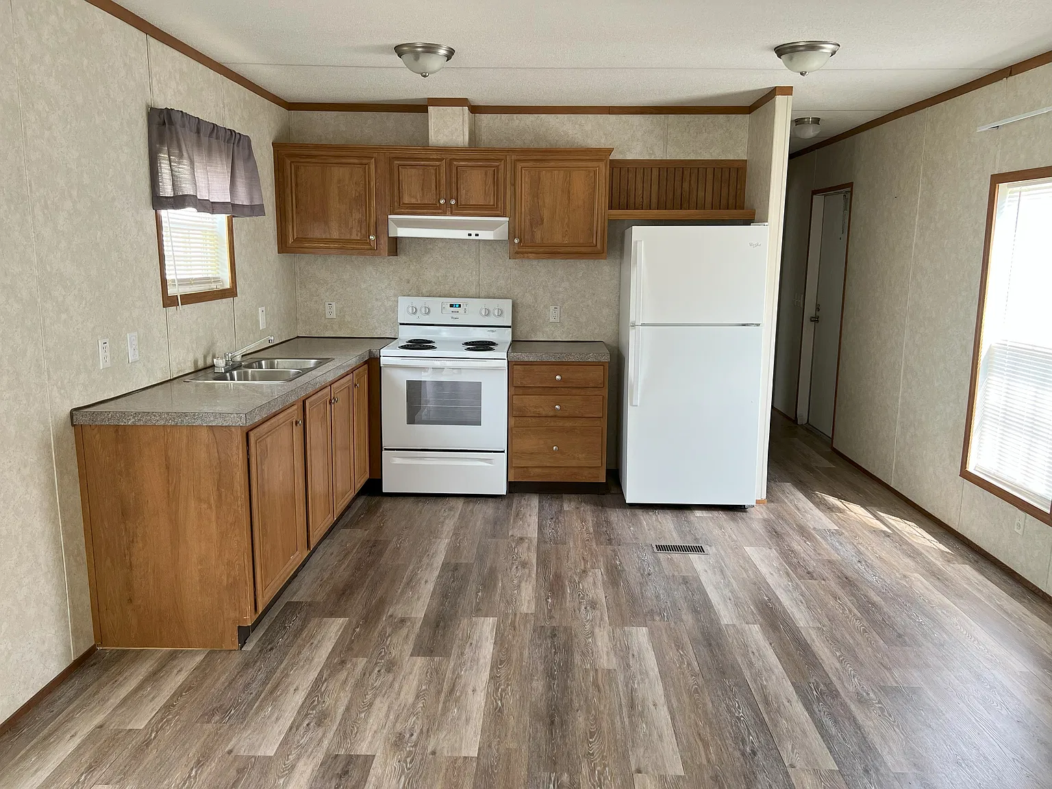 2 bed, 875 sqft, $600 — Photo 2
