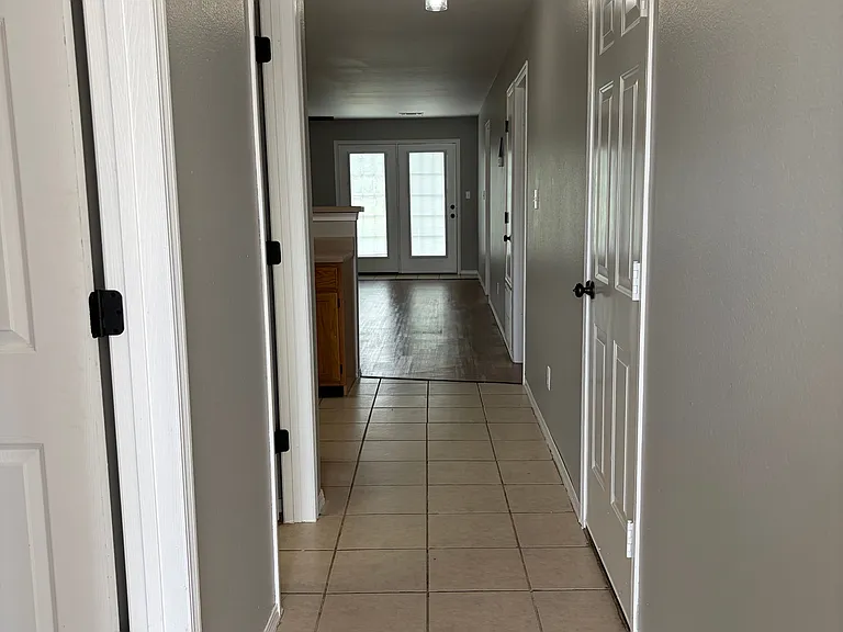2709 Trailwood Dr #B — Photo 2