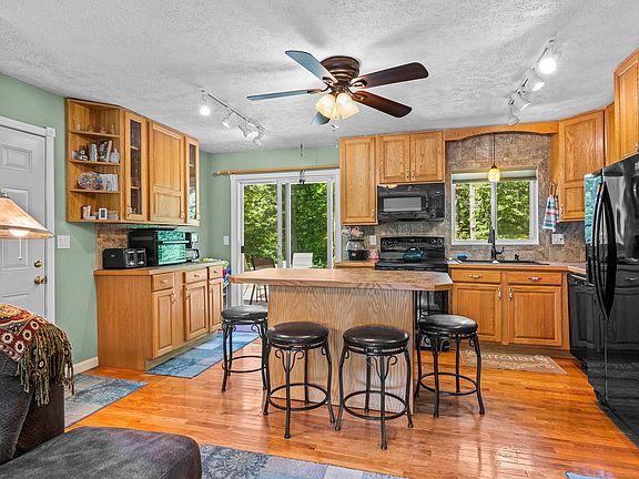 5th image of 3961 Dogwood Dr