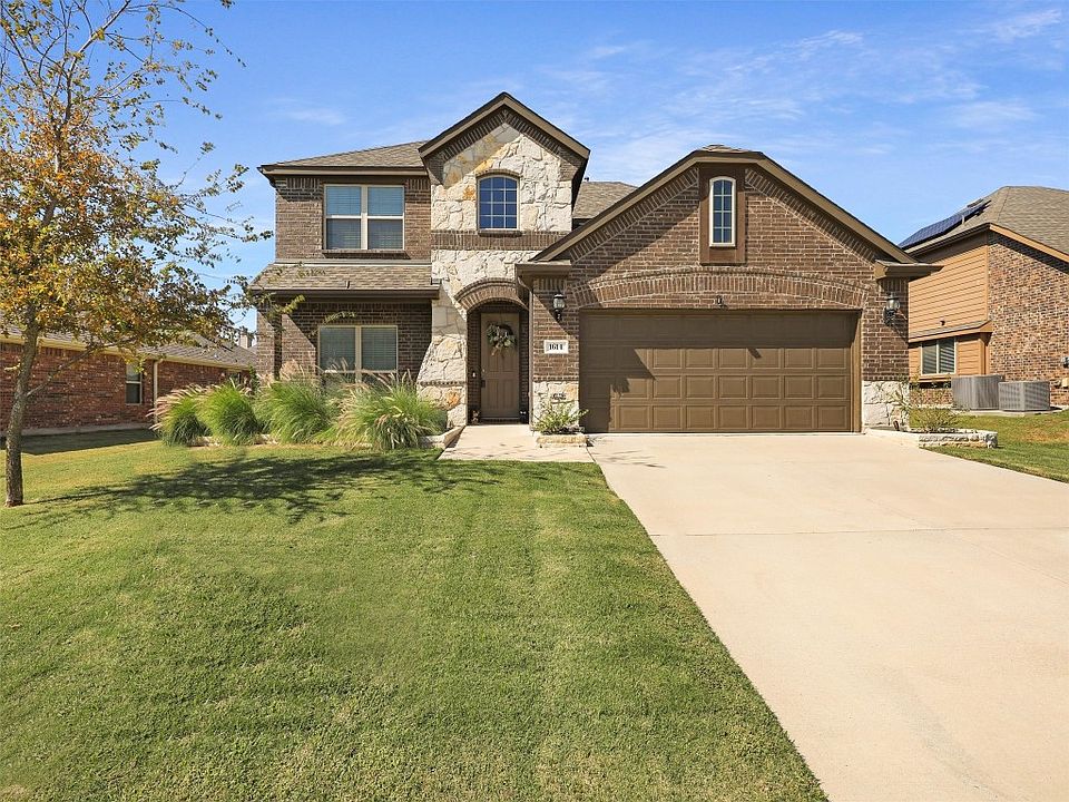 1st image of 1614 Sandalwood Ln