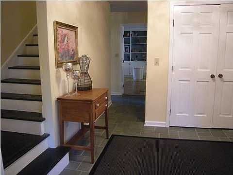 4th image of 113 Old Tavern Ln