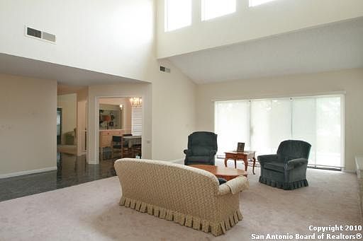 3rd image of 3402 HUNTERS CIR