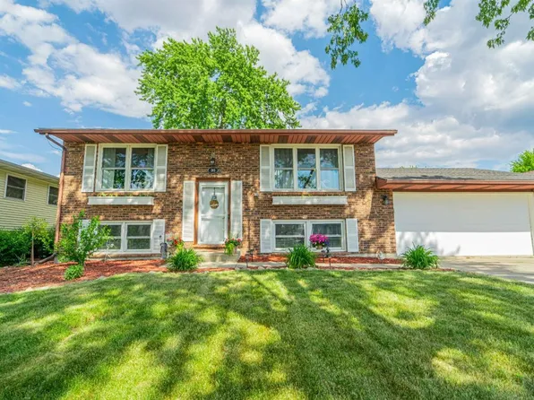 203 S Van Buren St, Hebron, IN 46341