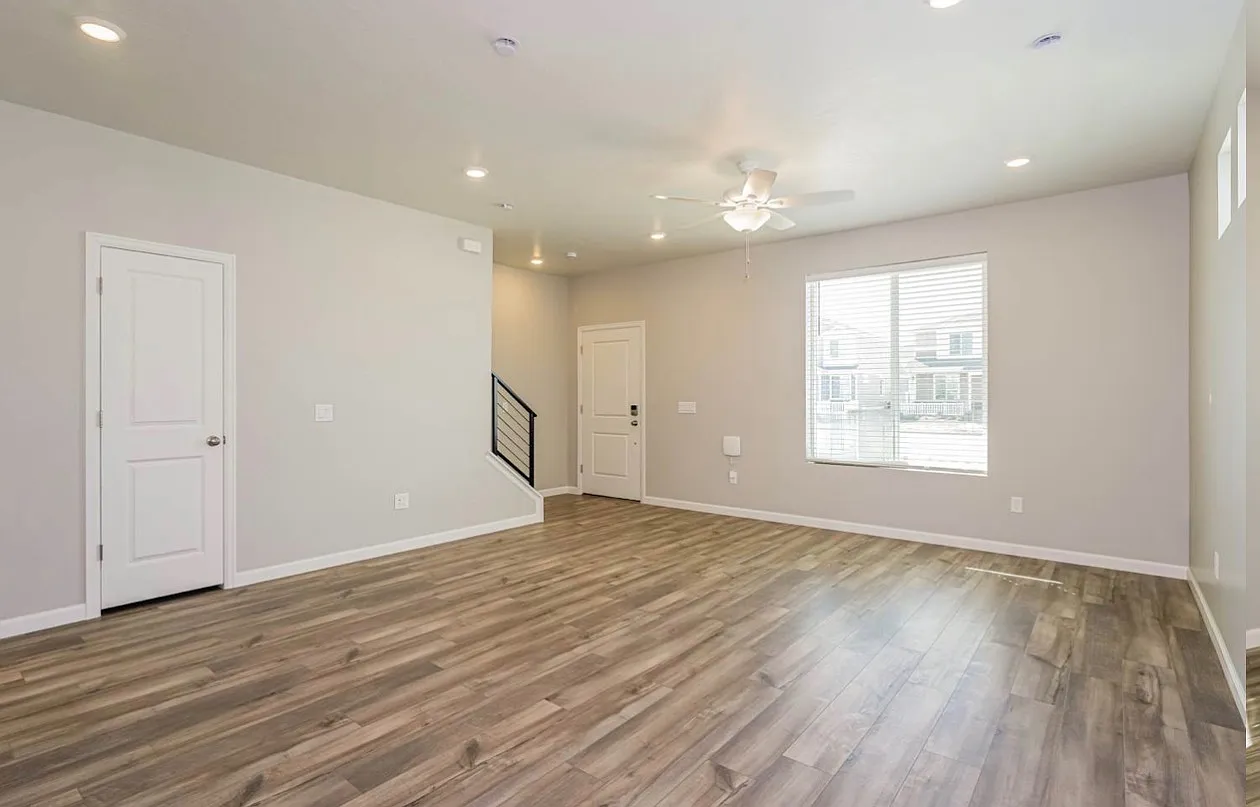 3 bed, 2.5 bath, 1488 sqft, $2,208 — Photo 2