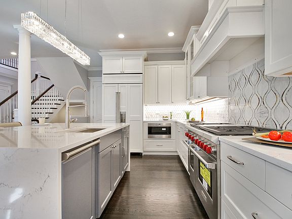 5th image of 2113 Glen Oak Dr