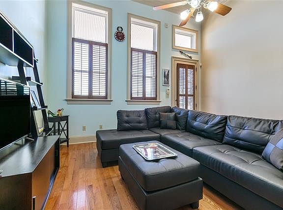 3rd image of 8416 Oak St APT I