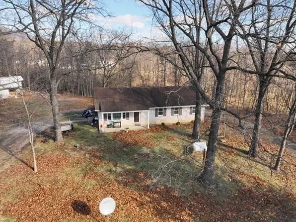 63 Carpenter Ln, Newburg, PA 17240