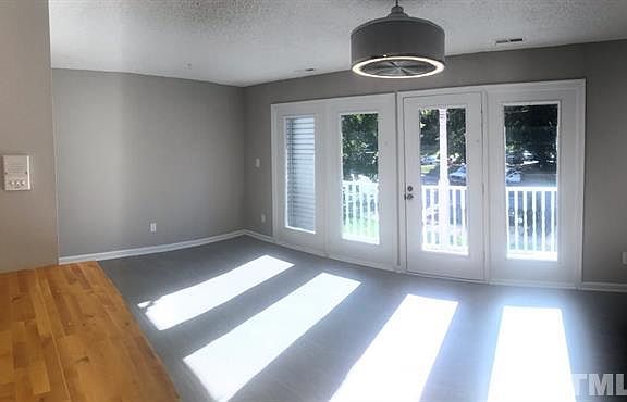 2nd image of 1320 Park Glen Dr APT 201