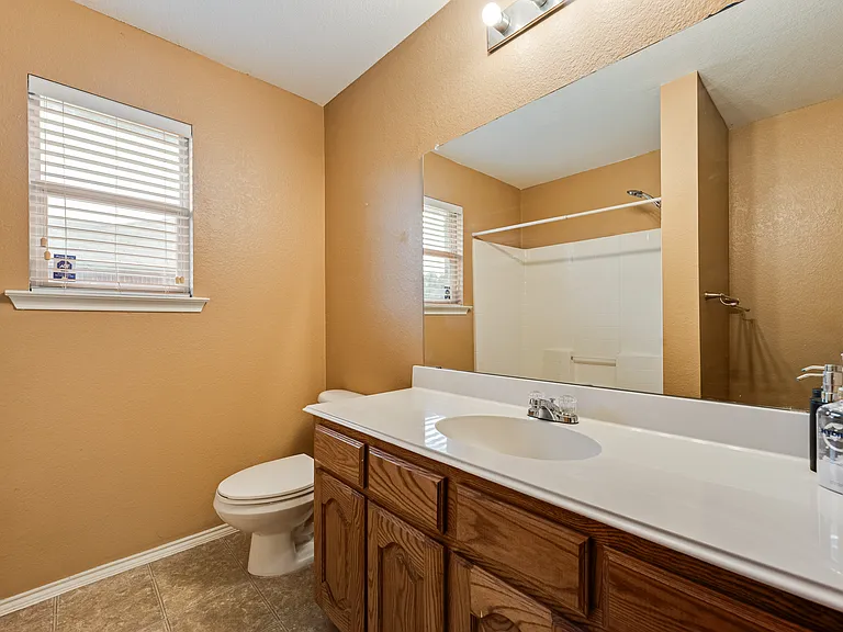 2701 Mockingbird St — Photo 14