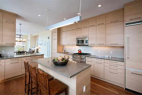 Rented by Douglas Elliman | media 18