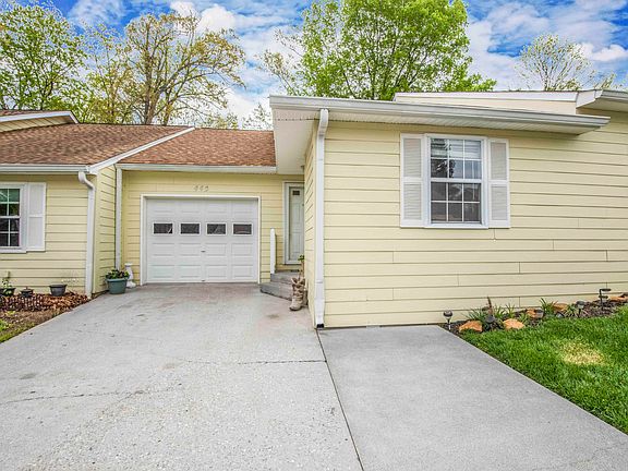 2nd image of 445 Amanda Cir