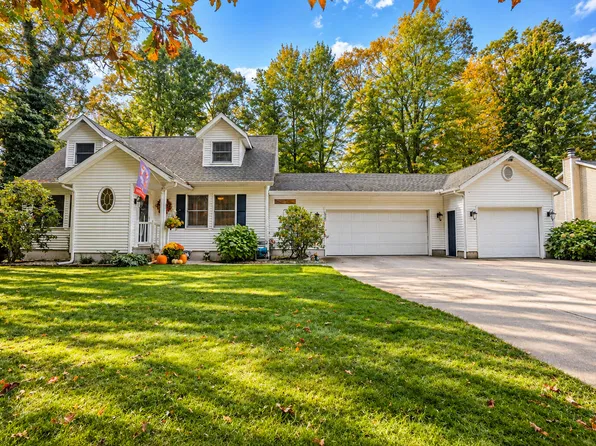 15969 Lone Pine Ct, Spring Lake, MI 49456