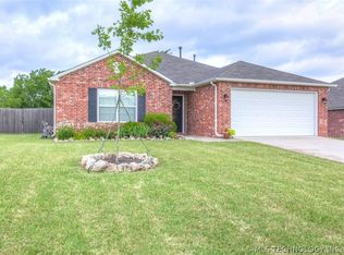 12312 N 107th East Pl, Collinsville, OK 74021
