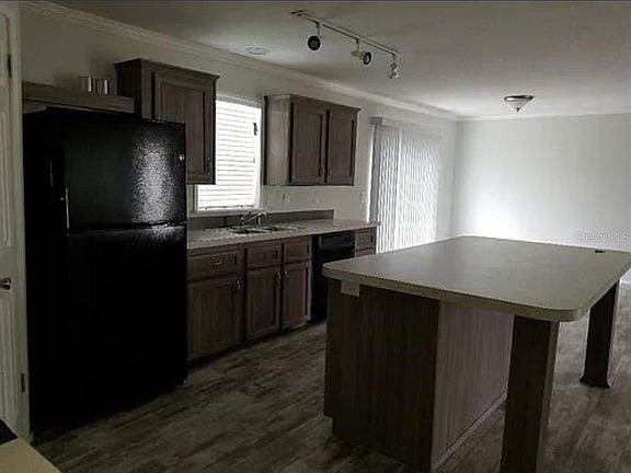 3rd image of 609 Kings Ridge Loop