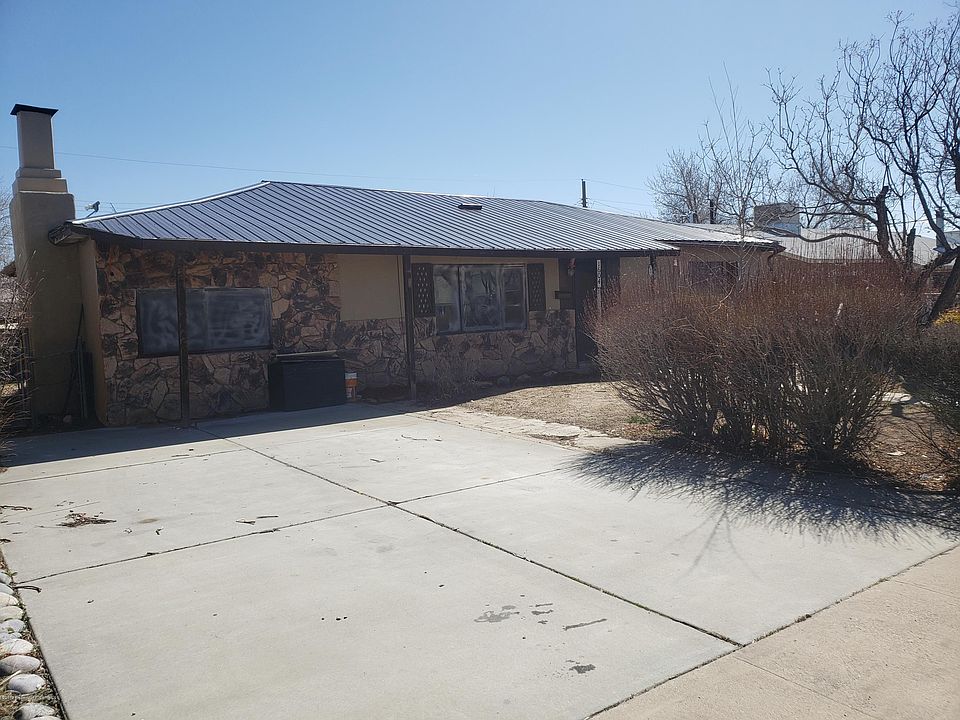 1st image of 1604 N Laguna Ave
