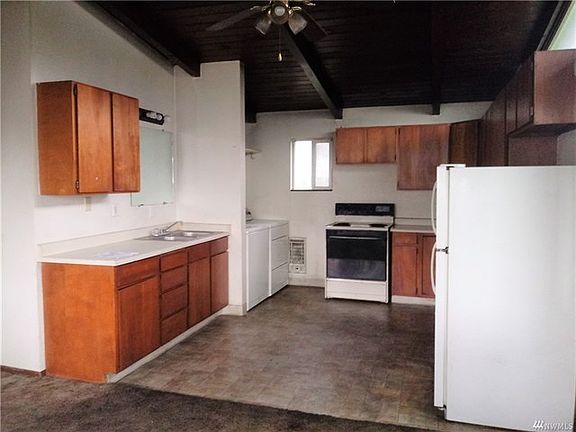 5th image of 301 NW 1st Ave