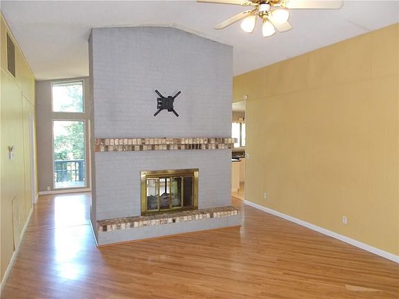 2nd image of 5 Malvern Ln